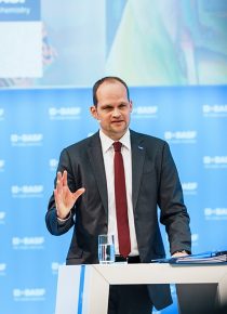 Annual Press Conference for the full year 2023, Dr. Dirk Elvermann, Chief Financial Officer .  Photo: BASF SE